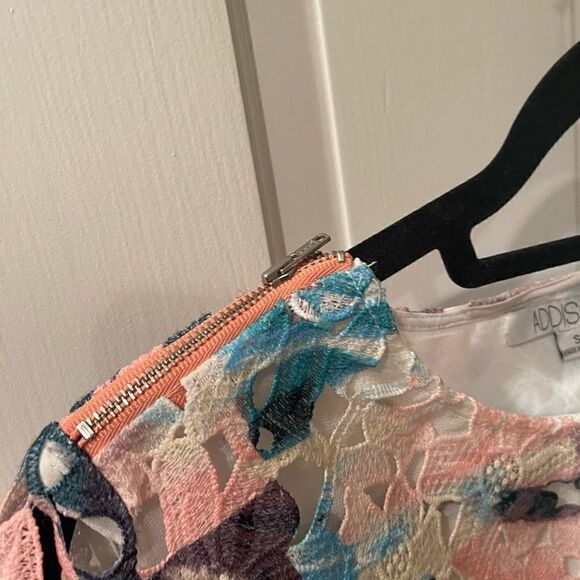 Addison floral shirt with zips on the shoulder size small! In perfect condition - Picture 4 of 5